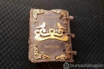 Suriye'den getirilen el yazması kitap ele geçirildi