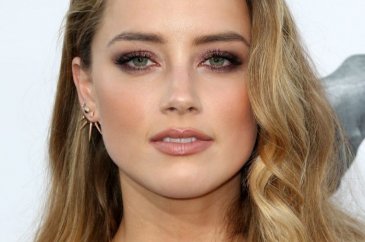 Amber Heard ile Andy Muschietti aşk yaşıyor