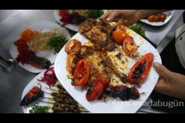 Mezopotamya yemekleri turistler için pişirilecek