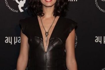 Tuba Büyüküstün şart koştu!

