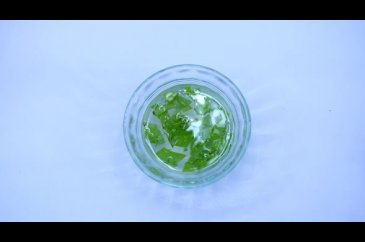 Düz bir karın bölgesi için etkili 10 içecek
