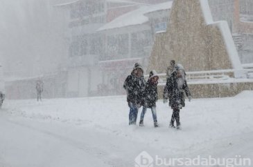 Mart kapıdan baktırdı!
