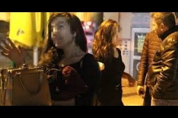 Trans Birey, Öpücük Attığı Adam Tarafından Darp Edildi
