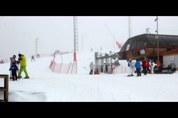 İranlılar nevruz tatili için Palandöken'e akın etti
