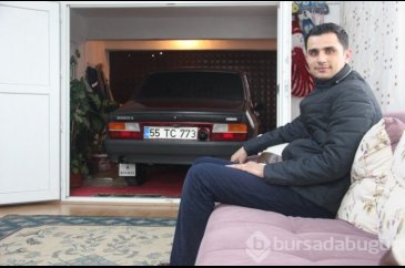 1999 model Toros otomobilini evinde saklıyor