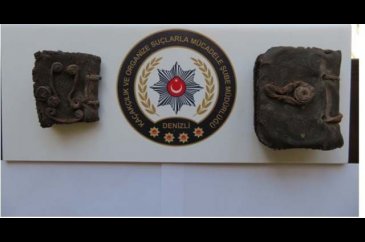 Denizli'de 1500 yıllık 2 kitap bulundu