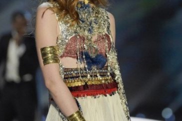  Victoria's Secret'ın yeni gözdesi Alexina Graham 