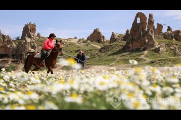 Türkiye'nin önemli turizm merkezlerinden Kapadokya'dan renkli görün...