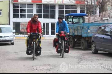 İspanya'dan bisikletle dünya turuna çıktılar
