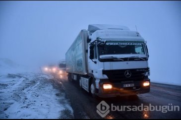  Tendürek Geçidi kar ve sise teslim... 