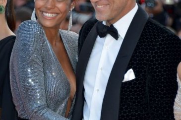  Vincent Cassel ile Tina Kunakey'in kızı oldu 