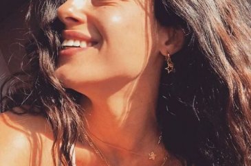  Cansu Tosun dünyaya açıldı 