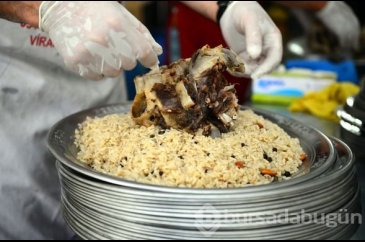  Adana'da aşiret yemeğinde 400 kilo et tüketildi 