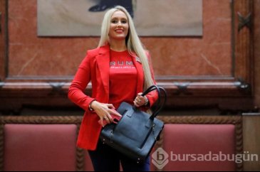 Eteğinin altına saklayarak herkesi şoke etti! Gizli silah taşıma de...