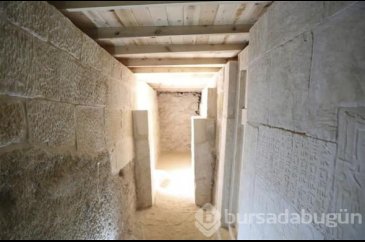 Bu tünelden geçtiler! Zamanda 4 bin 500 yıl geriye gittiler