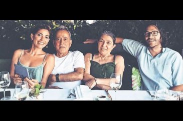 Ceren Moray'ın ailesi, eşinin ailesi için dil kursuna gitti
