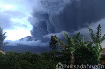 
Sinabung Yanardağı yeniden kül püskürtmeye başladı

