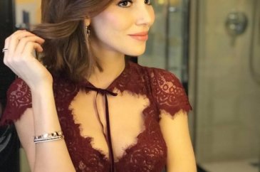  Elçin Sangu: Geleneksel bir tip değilim 