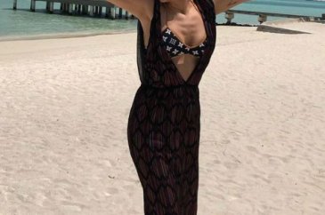 Demet Akalın Maldivler'de tatilde
