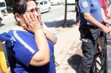 Adana'da anneanne ve torunlarının olduğu araç kanala uçtu
