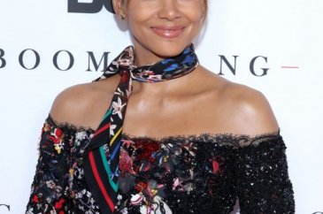 Halle Berry makyajsız yakalandı (Ünlülerin makyajsız halleri)