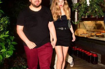 Berfu Yıldız'ın gelinlik siparişi tamam
