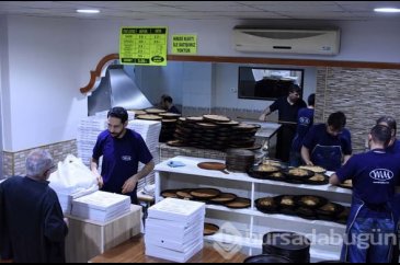 Konya'da ramazanın vazgeçilmez lezzeti: Tahinli pide

