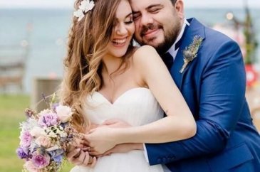 Eser Yenenler ve Berfu Yıldız'ın  bebeklerinin cinsiyeti belli oldu