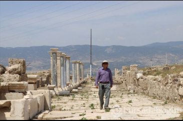 2 bin yıllık Laodikya Stadyumu'nun antik yolu gün ışığına çıkarılıyor 