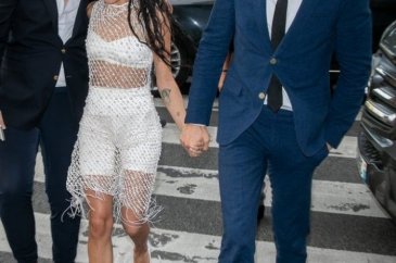 Zoe Kravitz ile Karl Glusman'ın düğününe ünlü akını