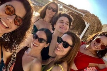Beren Saat arkadaşlarıyla tatilde!