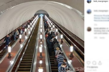Metroda çıplak ayak modası