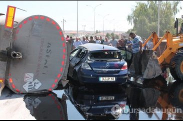Freni patlayan tanker, otomobil ve minibüse çarptı: 3 yaralı