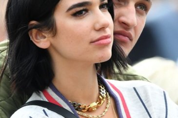 Dua Lipa ile Anwar Hadid aşklarını ilan etti