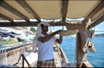 Boğaz'da dikkat çeken gemi
