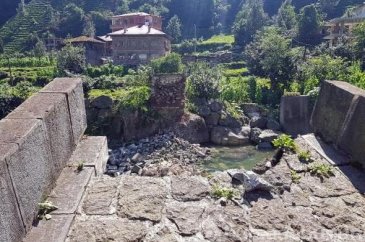 Rize'de 300 yıllık kemer köprü çöktü
