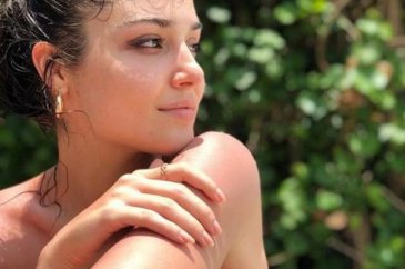 Hande Erçel:''Hayallerinizin peşini bırakmayın."