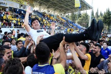 Transferde büyük skandal! Yanlış oyuncuya imza attırdılar...
