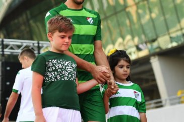 Bursaspor yeni formalarını tanıttı