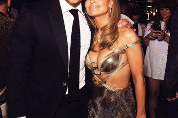 Jennifer Lopez'den düğün gibi 50. yaş kutlaması