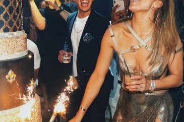 Jennifer Lopez ile Alex Rodriguez bir haftaya dört parti sığdırdı