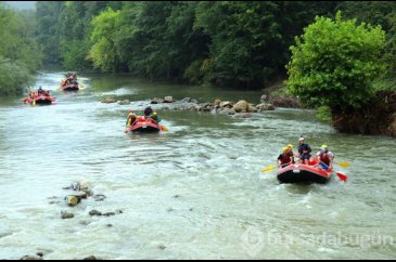 Sel felaketinin yaşandığı Melen Çayı'nda rafting turları yeniden ba...