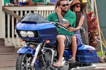 Jason Momoa ile Lisa Bonet Hawaii turu (Motosiklet tutkunu ünlü isi...