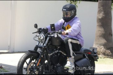 Justin Bieber'a motosikletli koruma