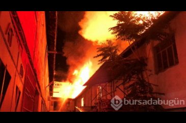 Bursa'da iki katlı fabrika alev alev yandı!

