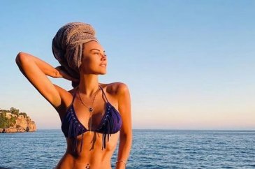 Tuvana Türkay'ın bikinili pozu olay oldu
