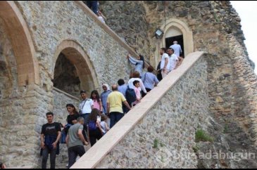Bir bölümü ziyarete açıldı turist akınına uğradı