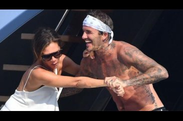 Beckham ailesi tatile çıktı! Önce denize atmaya çalıştı sonra...
