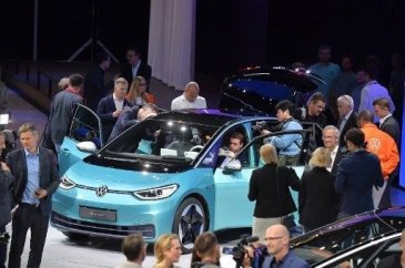 VW tamamen elektrikli modeli tanıttı
