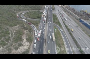 TEM'de TIR devrildi, 5 kilometrelik kuyruk oluştu